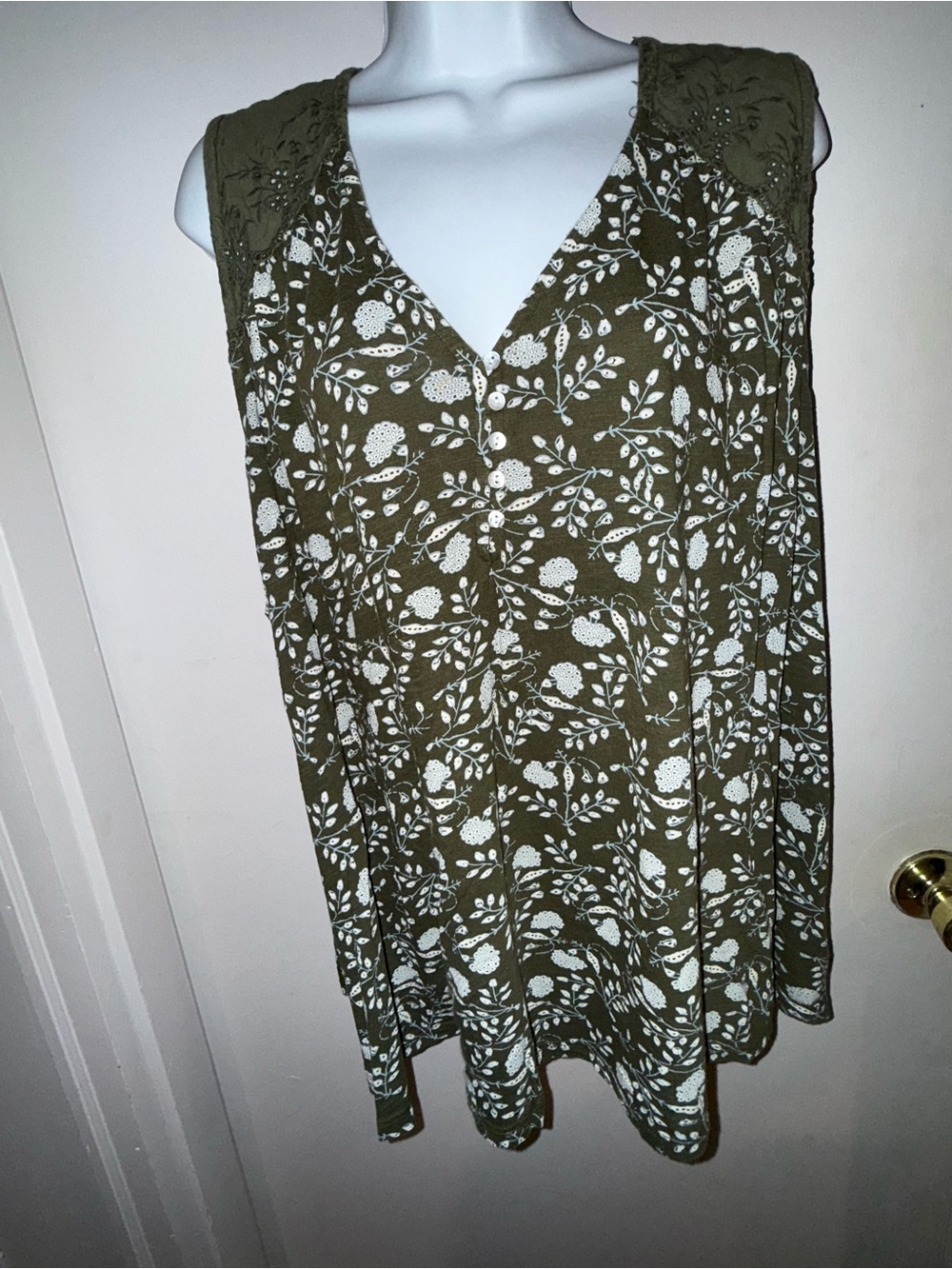 Lucky Brand Olive Green Floral V-Neck Tank plus size 3X